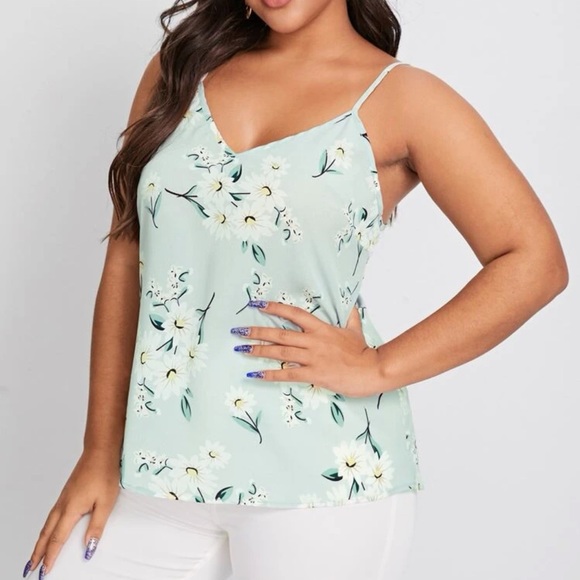 Tops - 🌼 Floral Tank 🌼